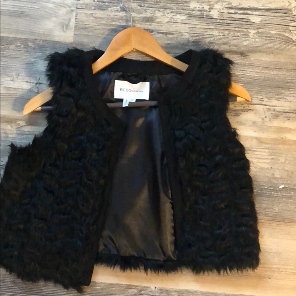 Cropped Black BCBG faux fur vest